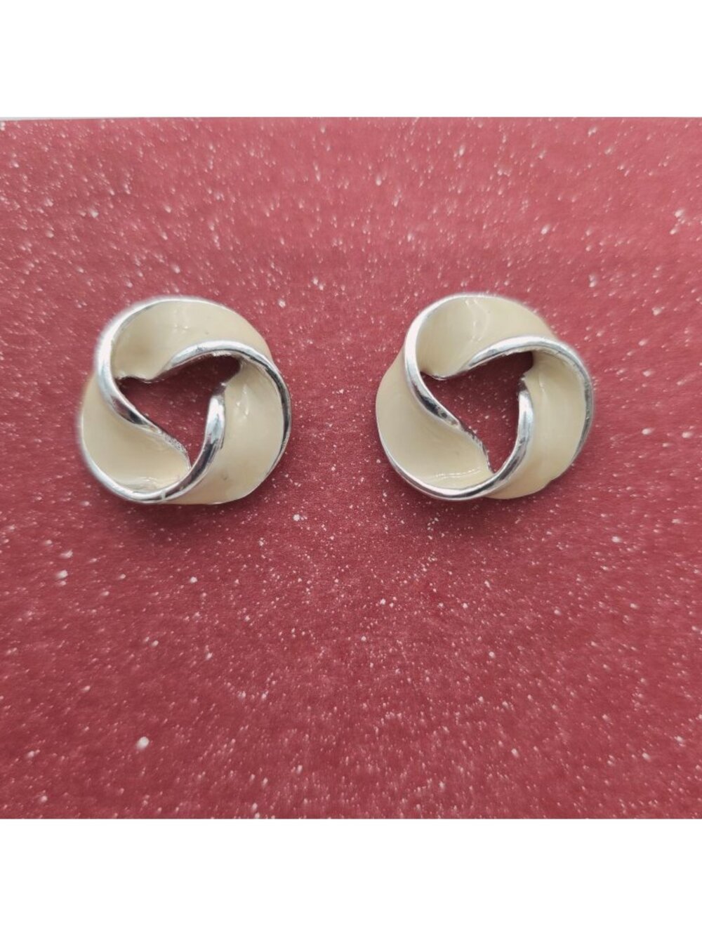 Celtic Knot Earrings Enamel 1980s Geometric Silver Tone & Cream Color